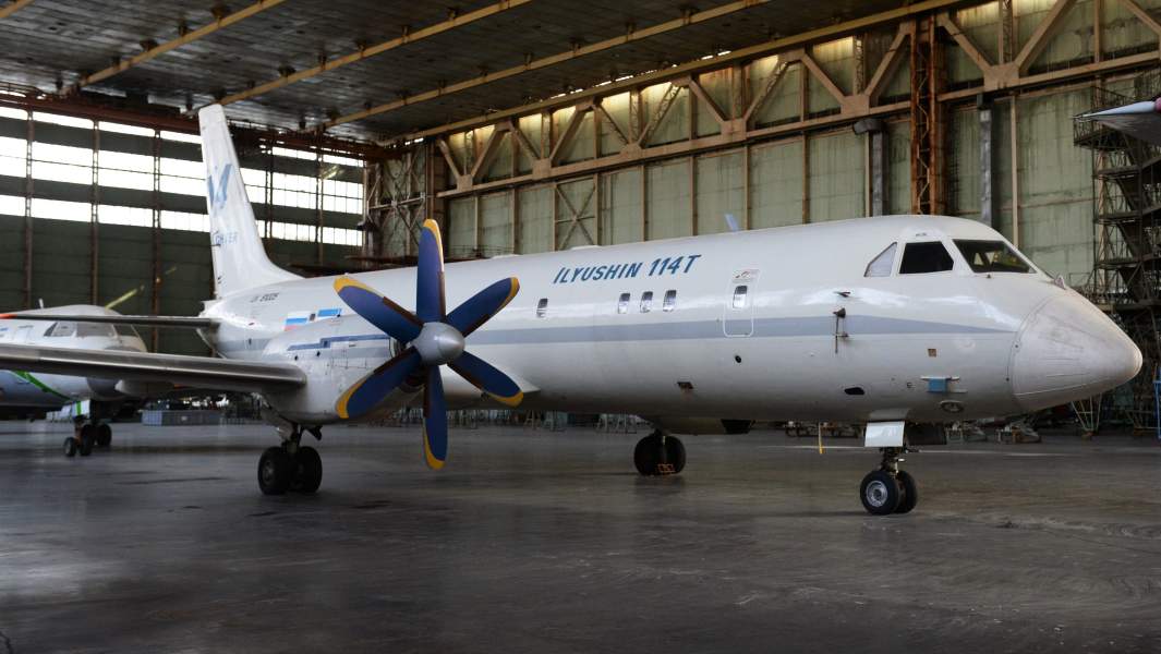 Самолет Ил-114 Т