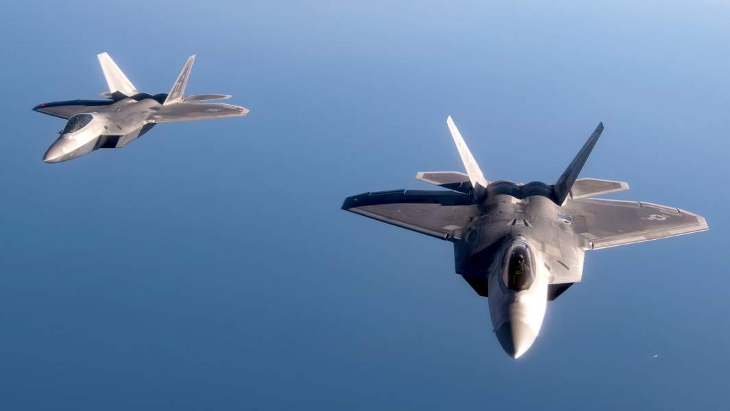 Американский истребитель пятого поколения F-22