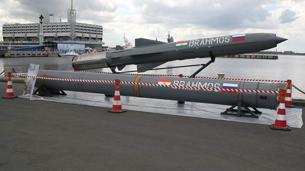 Противокорабельная ракета «БраМос» на международном военно-морском салоне