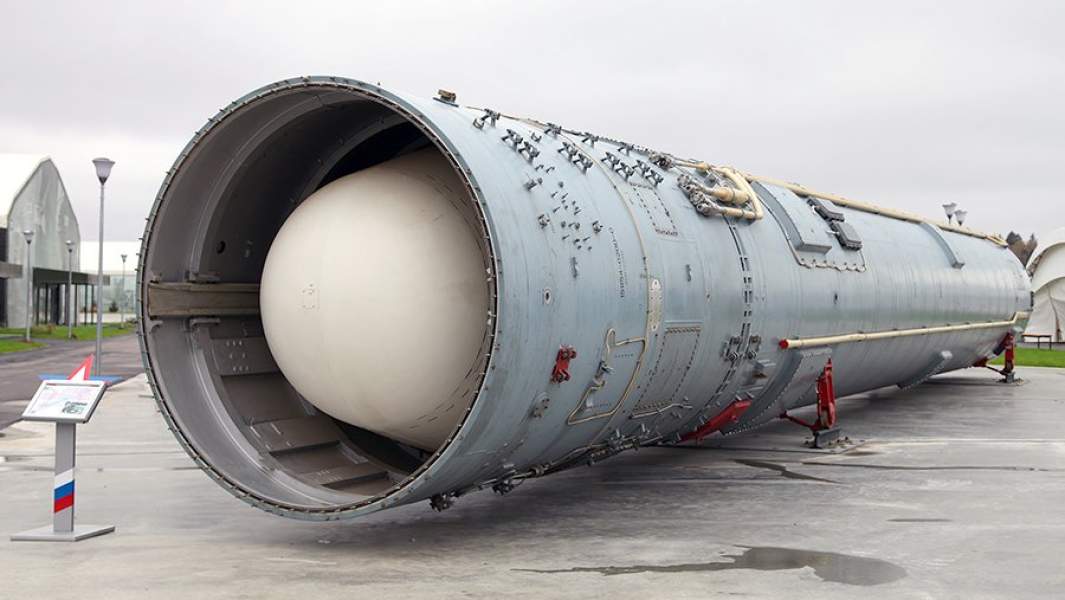Межконтинентальная баллистическая ракета УР-100Н в транспортно-пусковом контейнере