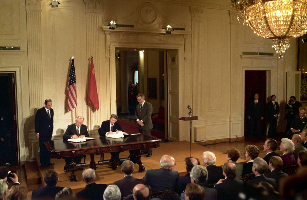 Подписание советско-американского Договора РСМД