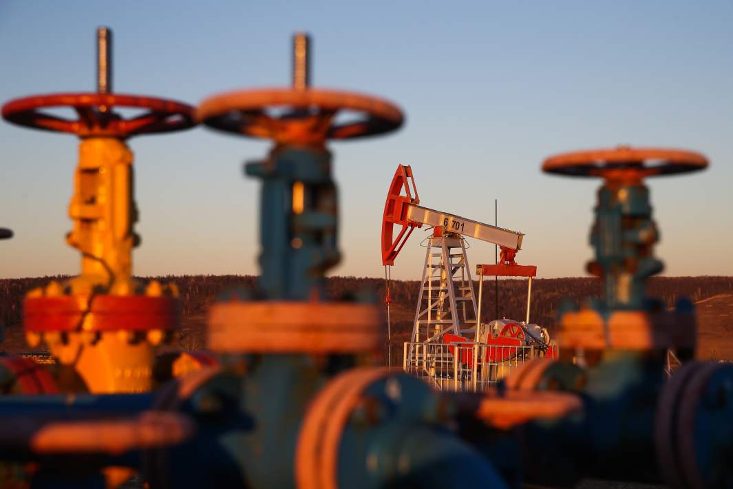 нефть добыча  Нефтяная качалка