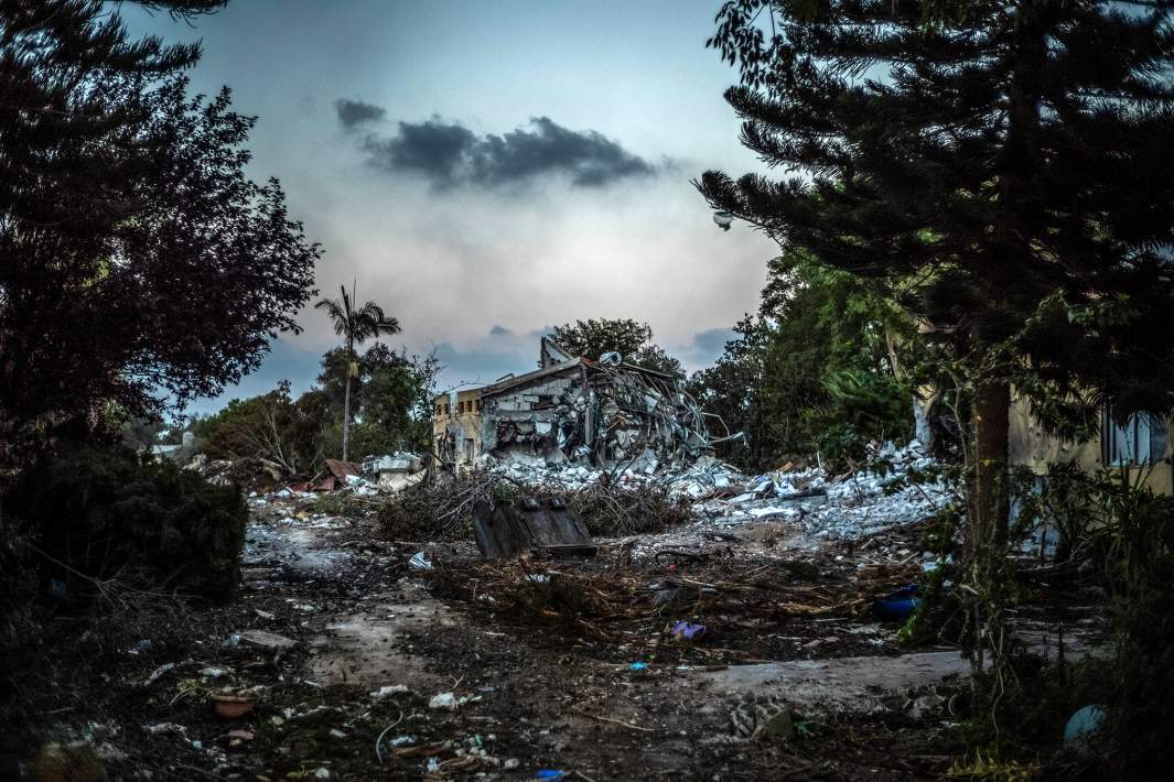 Разрушения в Кибуц Беери после атаки боевиков ХАМАС