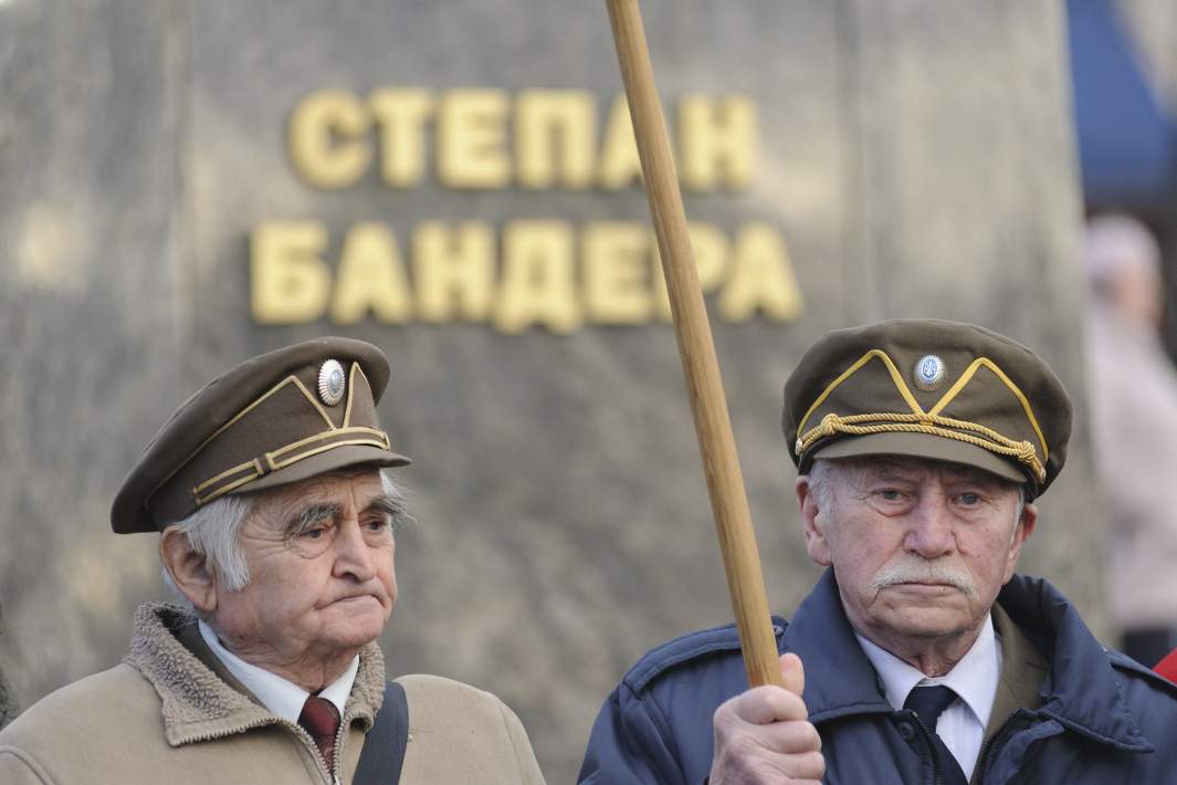 Митинг возле памятника Степану Бандере