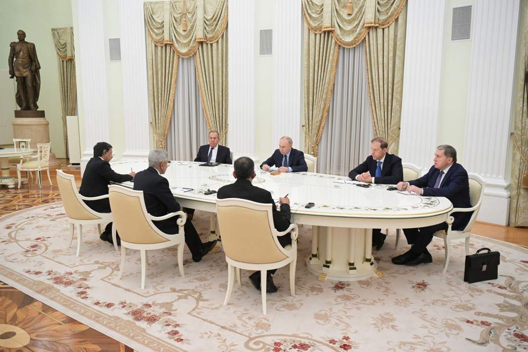 Президент РФ Владимир Путин и министр иностранных дел Индии Субраманьям Джайшанкар во время встречи в Москве