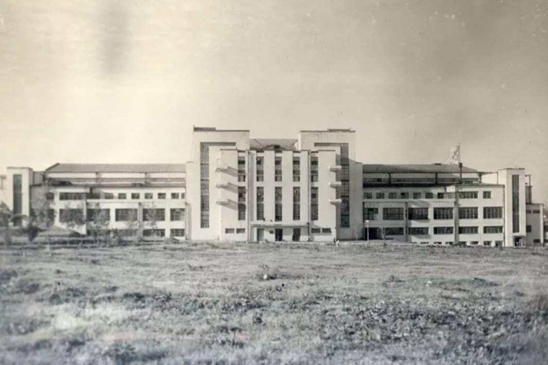 Здание главного корпуса киноконцерна «Мосфильм». 1929 год