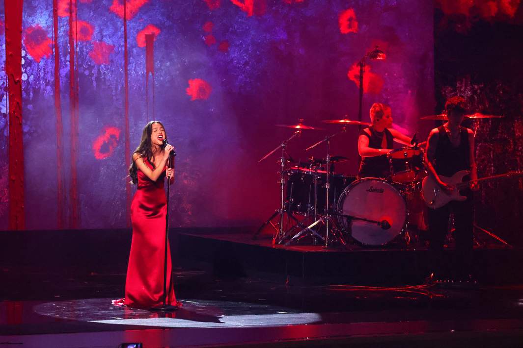  Оливия Родриго выступает на 66-й ежегодной церемонии вручения премии Грэмми в Лос-Анджелесе, Калифорния, США, 4 февраля 2024 года