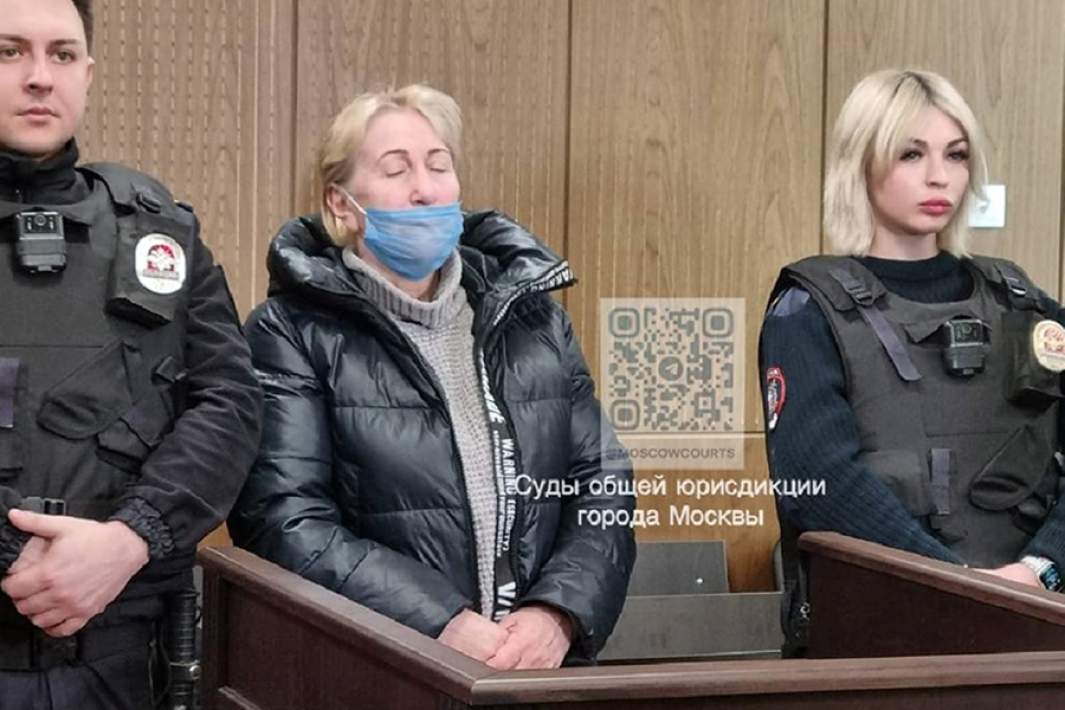 «Целительница» Любовь А. в зале Мещанского суда города Москвы во время избрания меры пресечения  