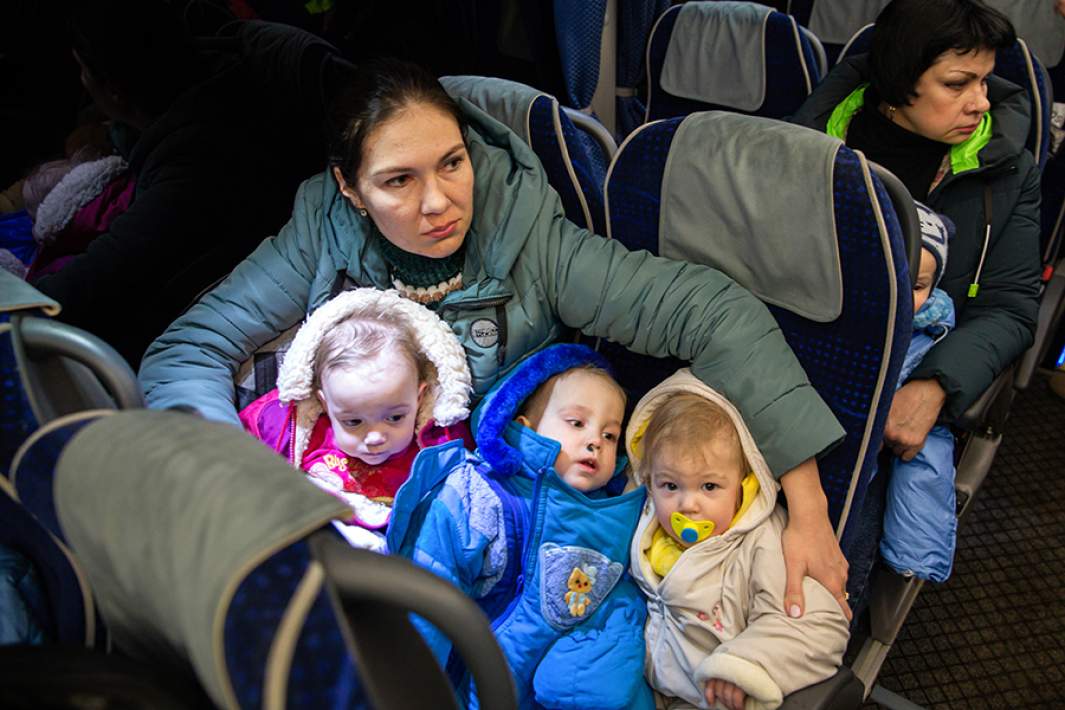 Эвакуация воспитанников Луганского республиканского дома ребенка в Ростовскую область. 18 февраля 2022 года