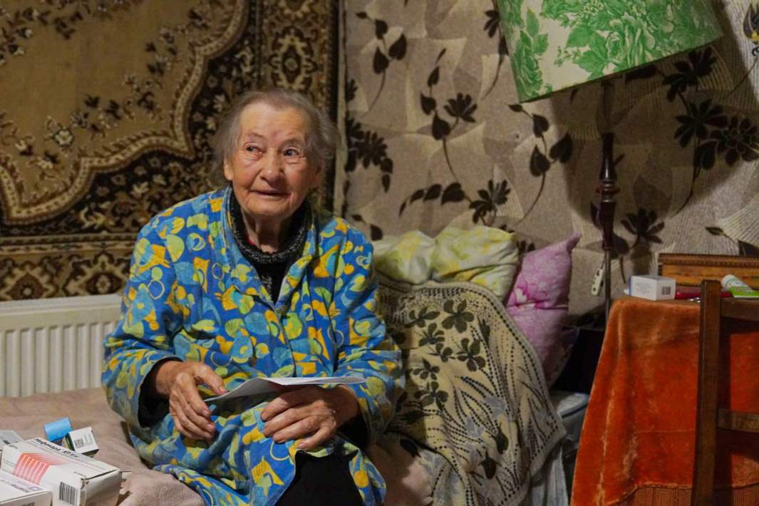 85-летняя Валентина Ивановна из Сиротино, доктор к ней приехал впервые за два года