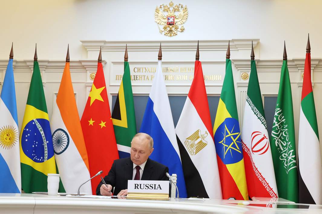 Президент РФ Владимир Путин принимает участие в саммите БРИКС 