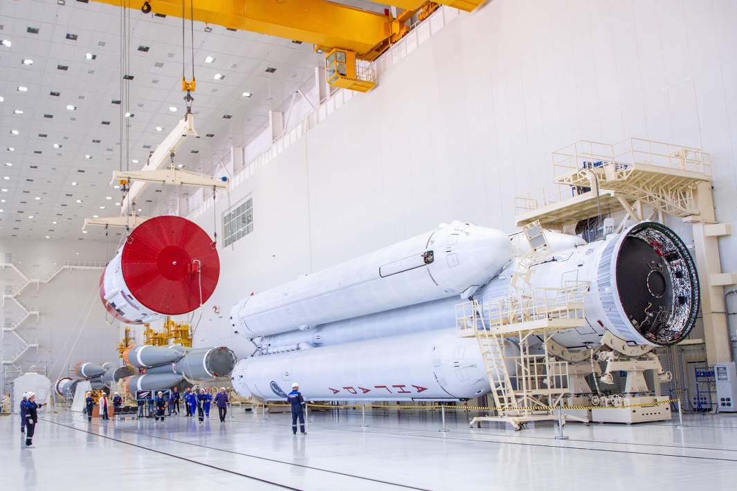 Подготовка ракеты-носителя «Ангара-А5» к первому пуску на унифицированном техническом комплексе космодрома «Восточный»