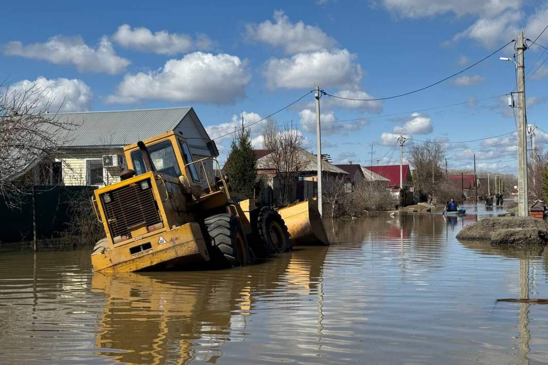 Трактор СНТ затопило дома вода паводки