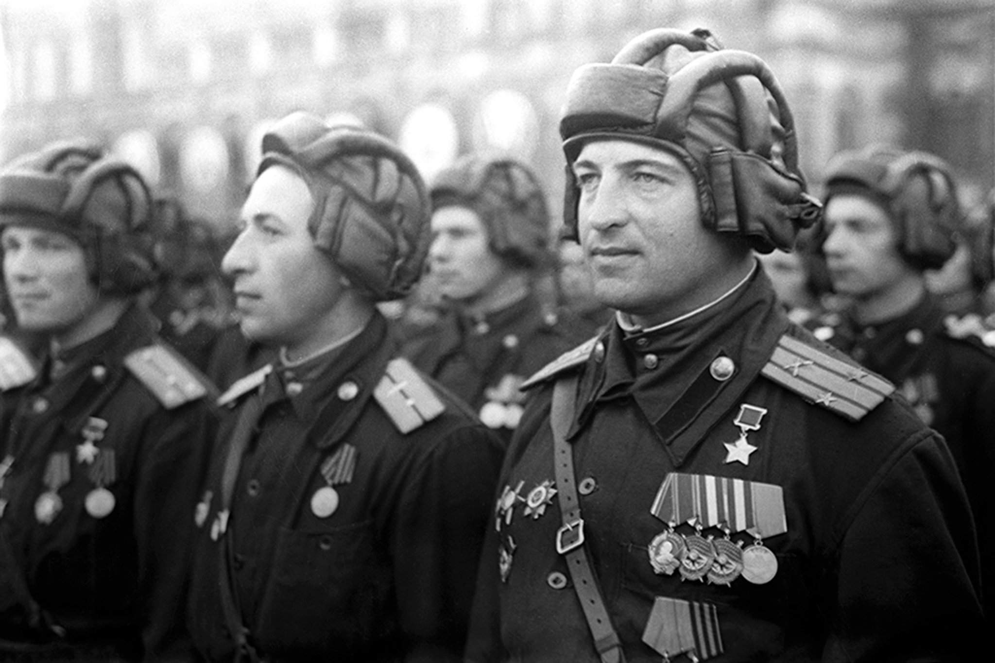 Герои советского Союза на параде Победы 1945