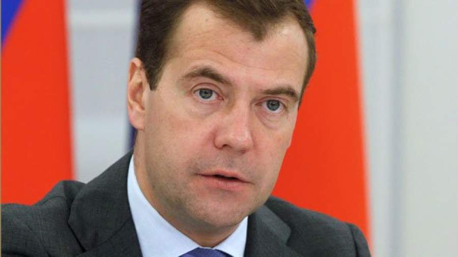 Медведев недосчитался шести спутников "Роскосмоса"