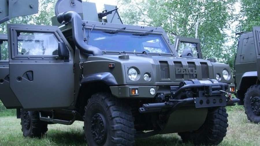 "Известия" первыми сфотографировали засекреченную военную машину
