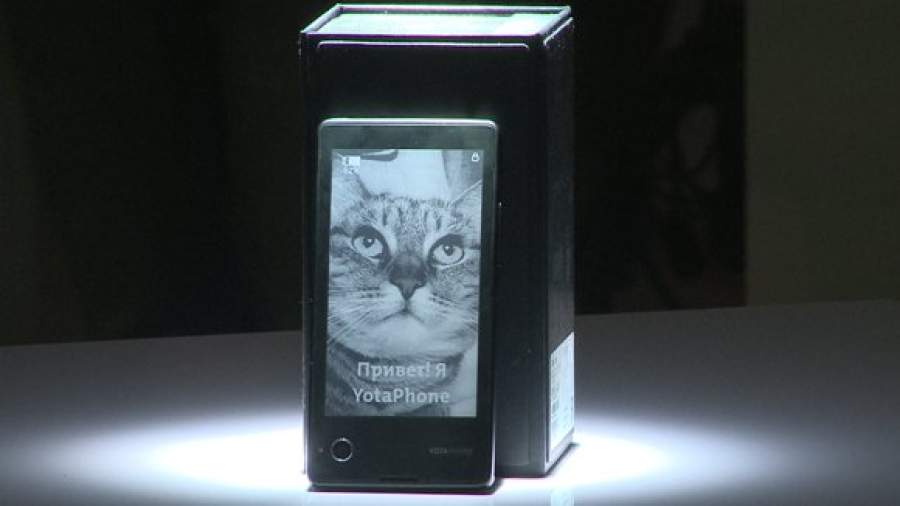 YotaPhone опаздывает к российским покупателям