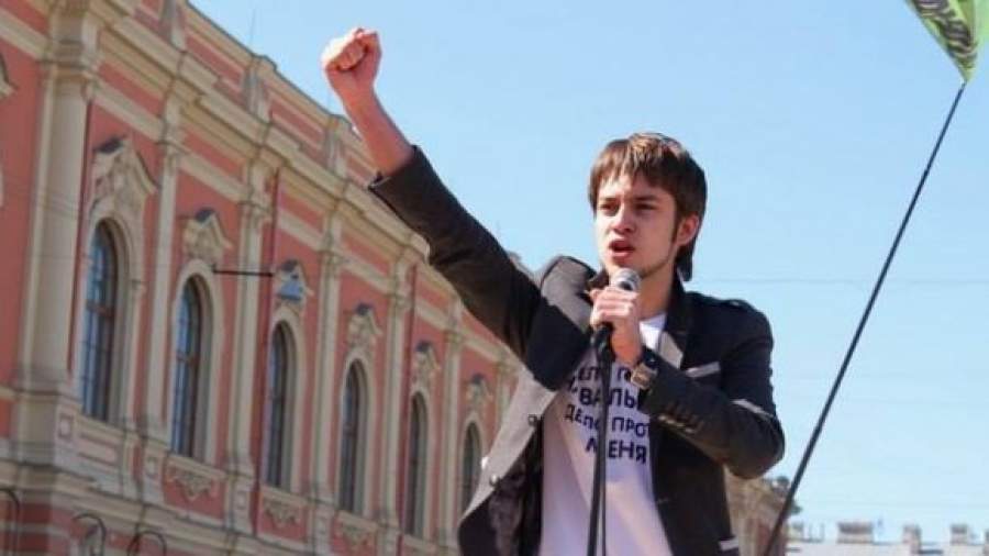 Одному из лидеров ПАРНАС грозит уголовное дело за уклонение от службы