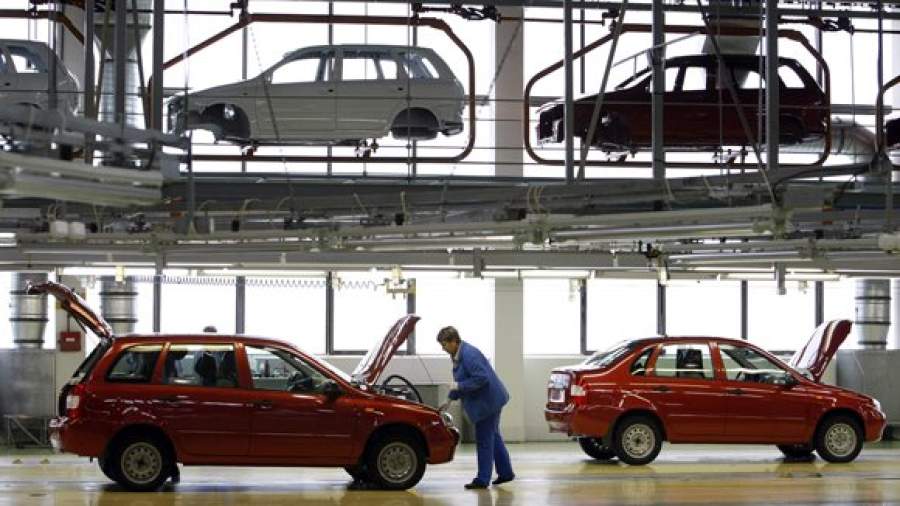 «АвтоВАЗ» переводит штат на производство иномарок