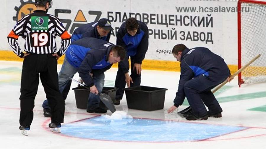 «Салават Юлаев» провертел дыру в своих воротах