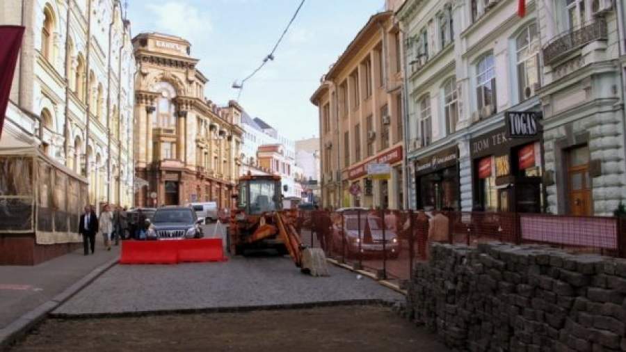 Строители настаивают на ликвидации брусчатки на Кузнецком Мосту