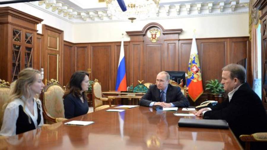 Путин помиловал Надежду Савченко