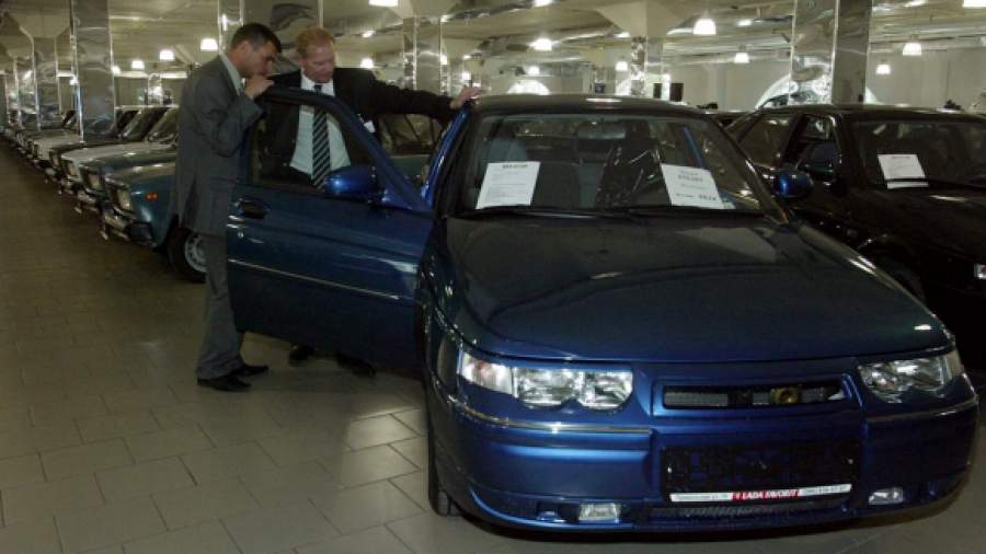 Продажи «АвтоВАЗа» на Украине упали в 3 раза, УАЗа — в 523 раза
