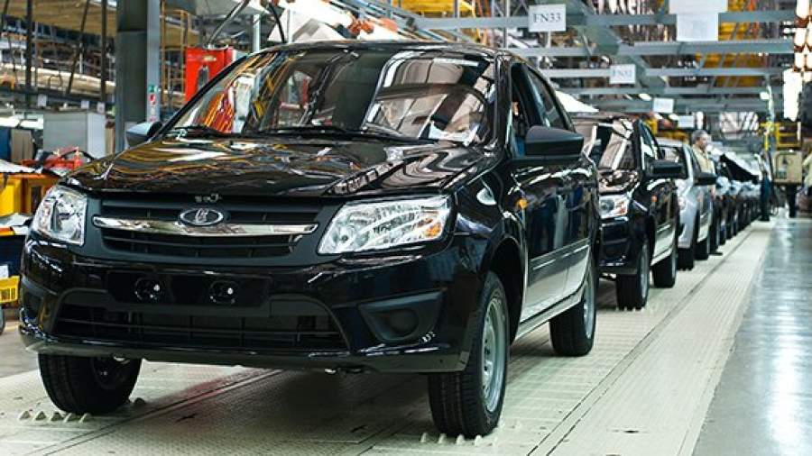 Иностранцы пересаживаются на российские авто
