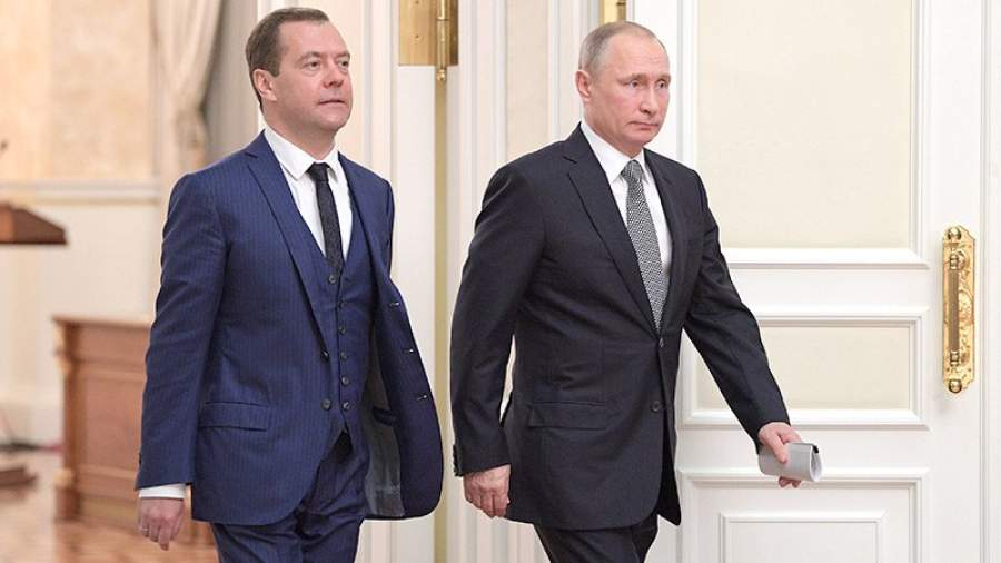 ВЦИОМ: россияне доверяют президенту и премьеру