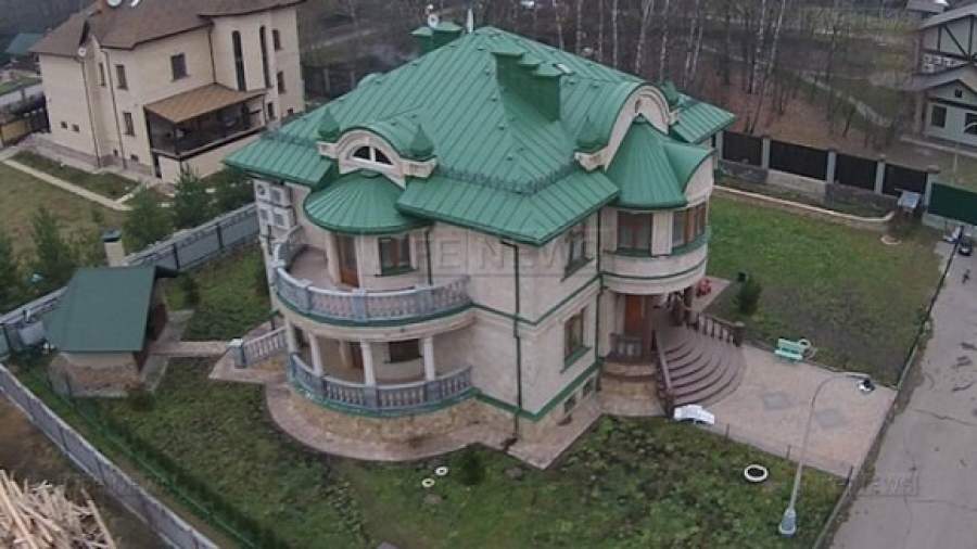 Зампрокурора Подмосковья живет в доме, подаренном Амираном Георгадзе