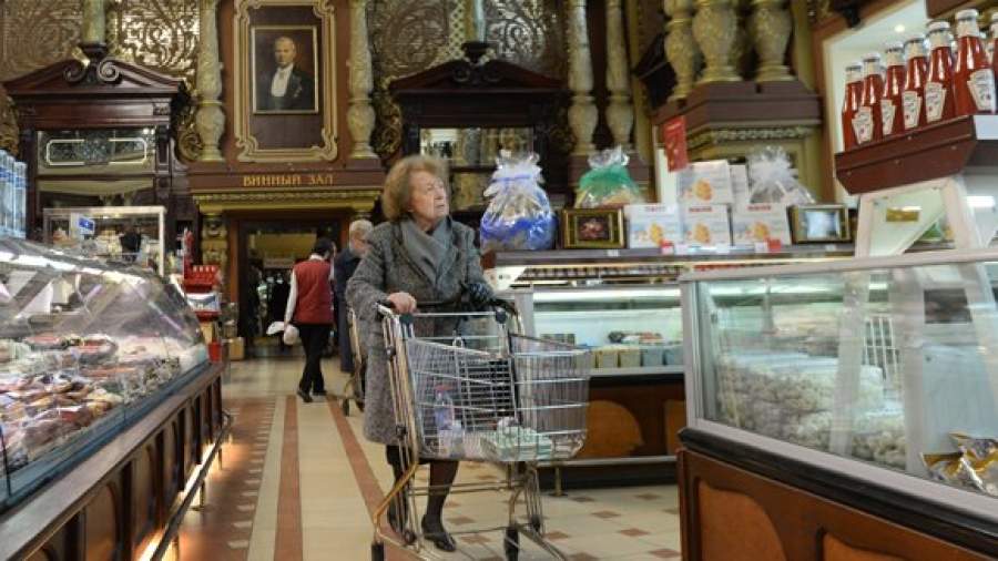 Потребители начали отказываться от алкоголя, чипсов, шоколада и сыра