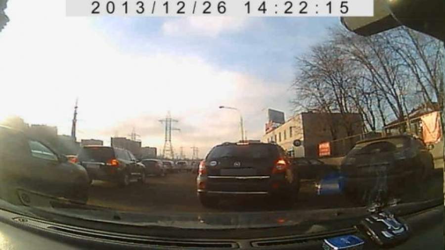 Московские автомобилисты обвиняют водителей парконов в вымогательстве
