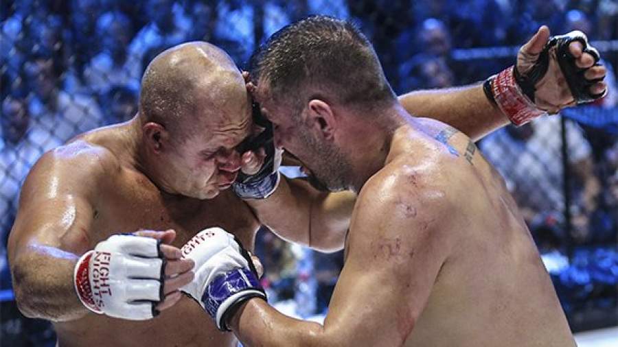 «Судьям не хватило мужества принять честное решение о бое Емельяненко»