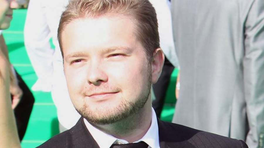 Сын омбудсмена Астахова стал банкиром и обслуживает Крым