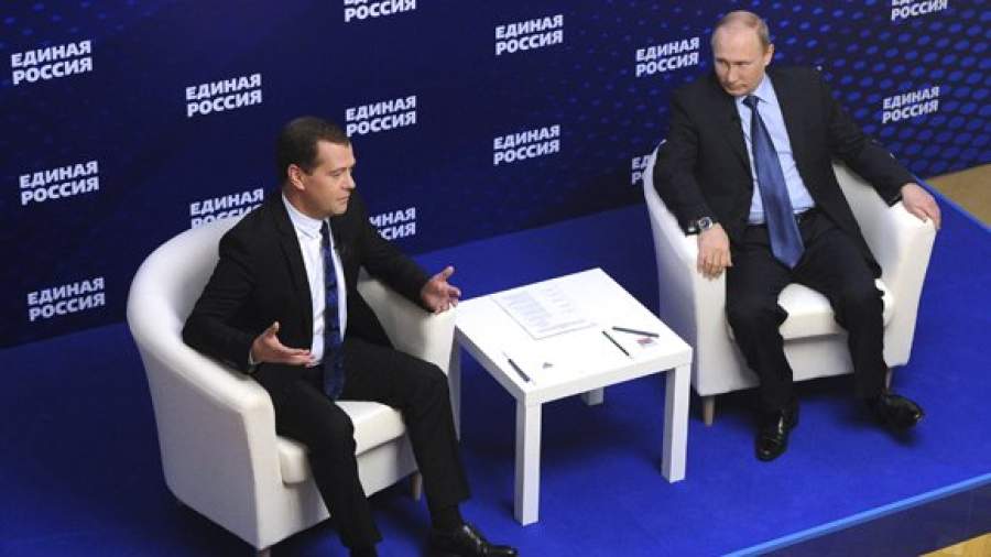 «Единая Россия» просит Владимира Путина ее не бросать
