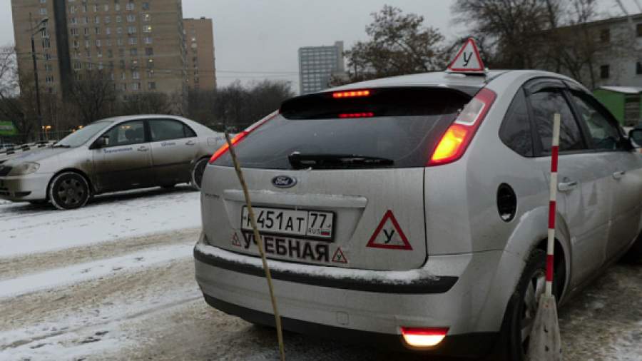 Автошколы вводят учебный курс о правилах платной парковки