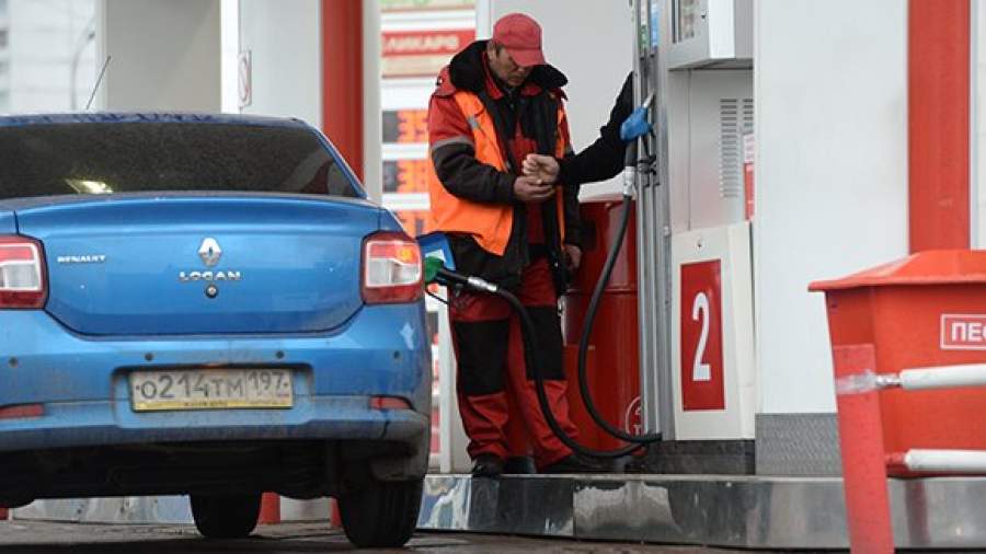 Цены на бензин начали сезонный рост