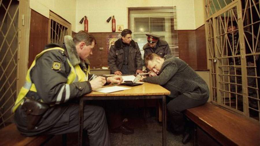 МВД позволит арестантам вызвать в камеру гражданских медиков