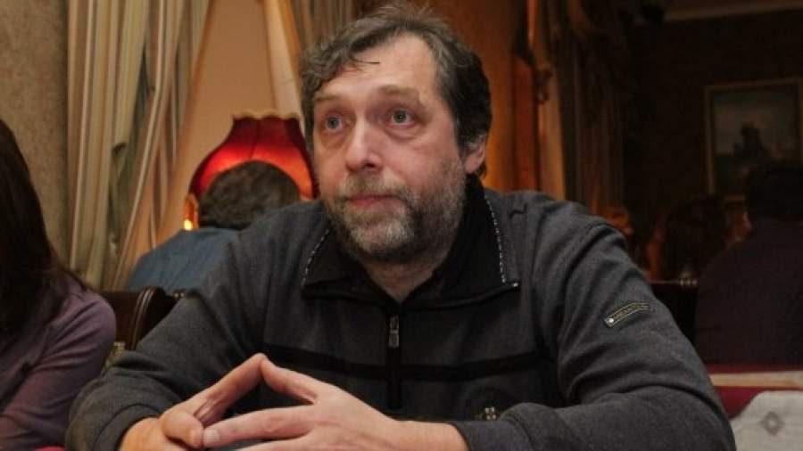Никита Высоцкий хочет купить у Марины Влади автограф отца