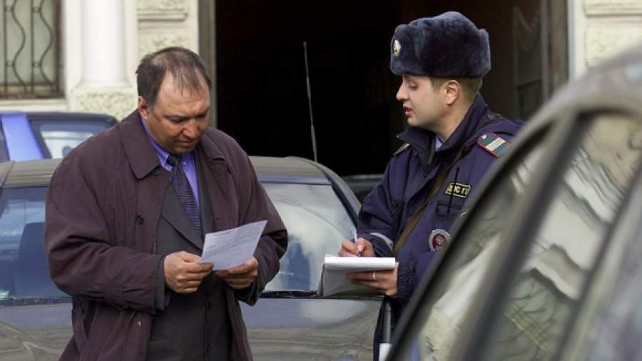 Водителей без прав предлагают штрафовать без эвакуации