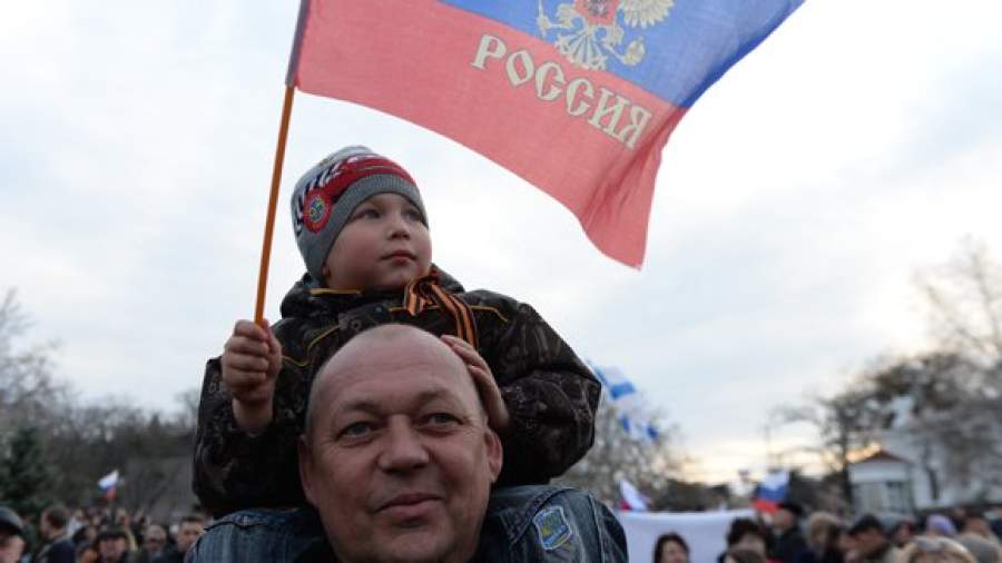 Сенатор предложил ввести уроки патриотизма с детского сада