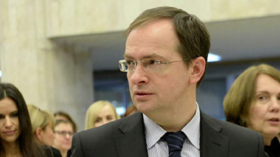 Министр культуры — о картинах выставки «Романтический реализм»