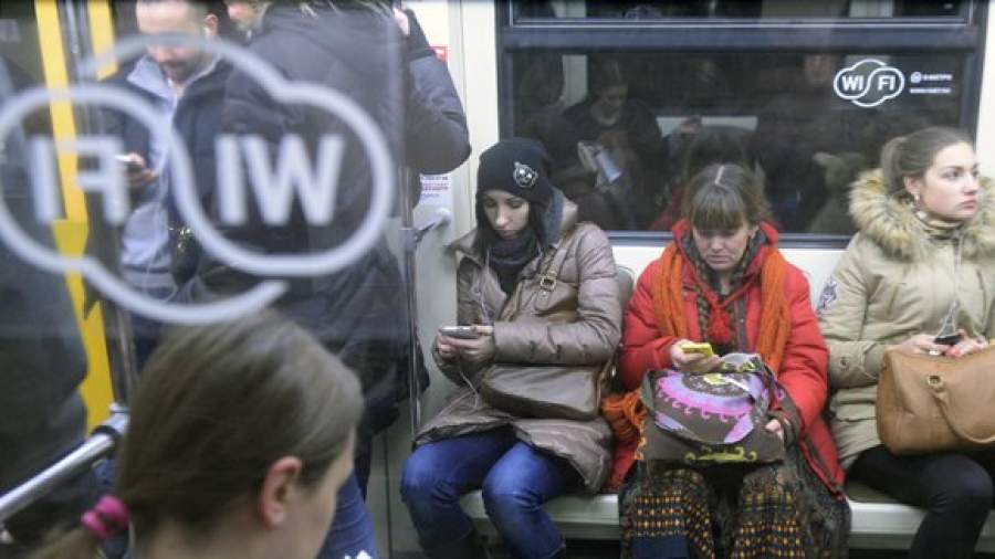 Половина пользователей Wi-Fi в метро — владельцы iPhone и iPad