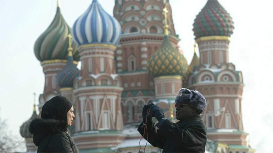 Путешественники-иностранцы едут лишь в Москву и Петербург
