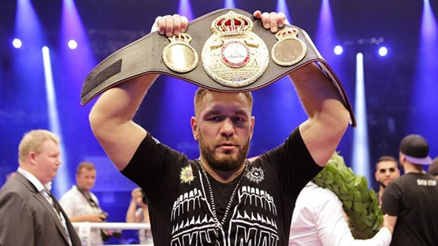 Экс-чемпион мира по боксу Руслан Чагаев завершил карьеру