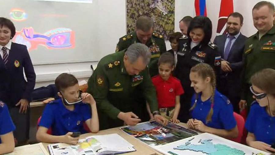 Самарские школьники вступили в ряды юнармейцев