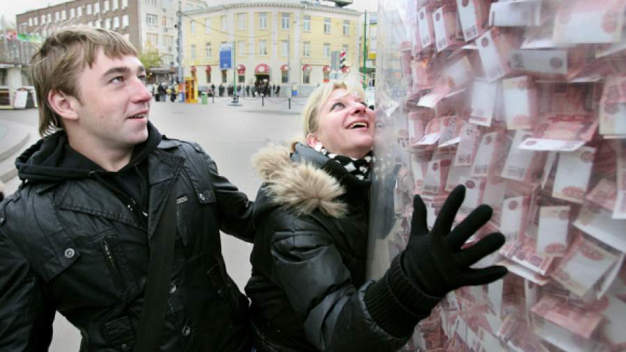 Для счастья россиянам нужно 175 тыс. рублей в месяц
