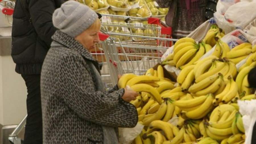Россияне стали есть меньше бананов и апельсинов