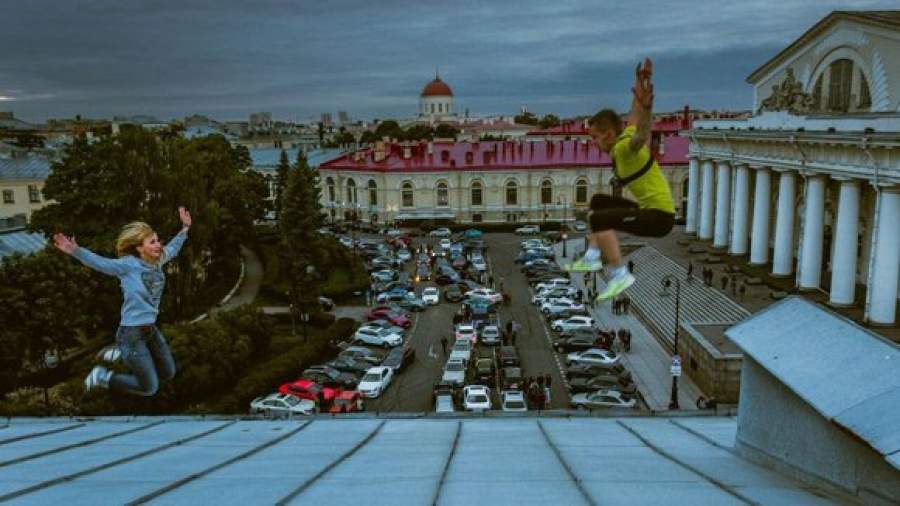 Власти Петербурга легализуют экскурсии по крышам