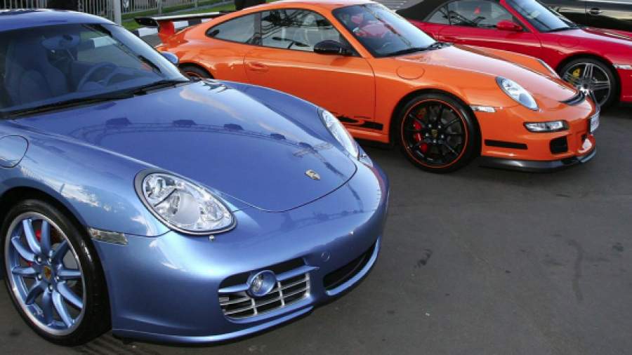 Росимущество выставит на торги конфискованные Porsche и Mercedes